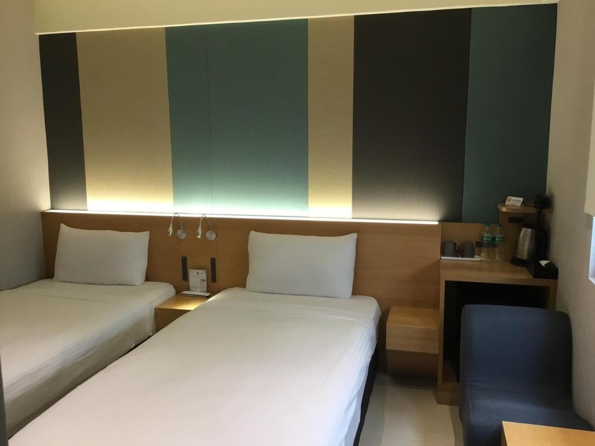 Fu Kuang Hotel Pingtung Exterior photo