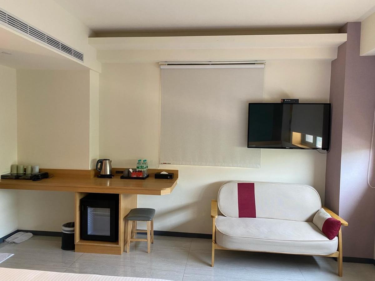 Fu Kuang Hotel Pingtung Exterior photo