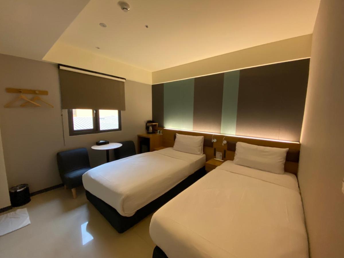 Fu Kuang Hotel Pingtung Exterior photo